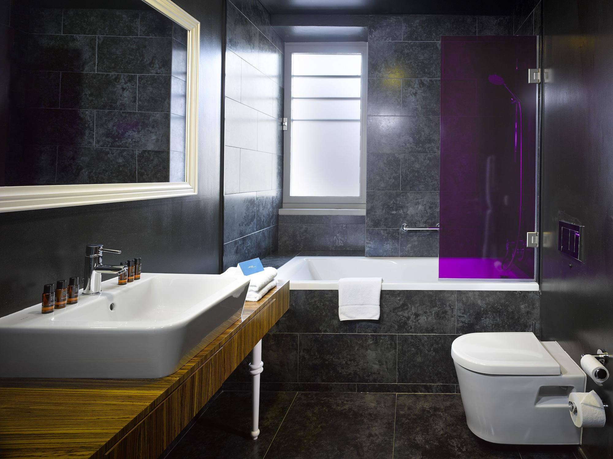 The Icon & Lounge Hotel 4*