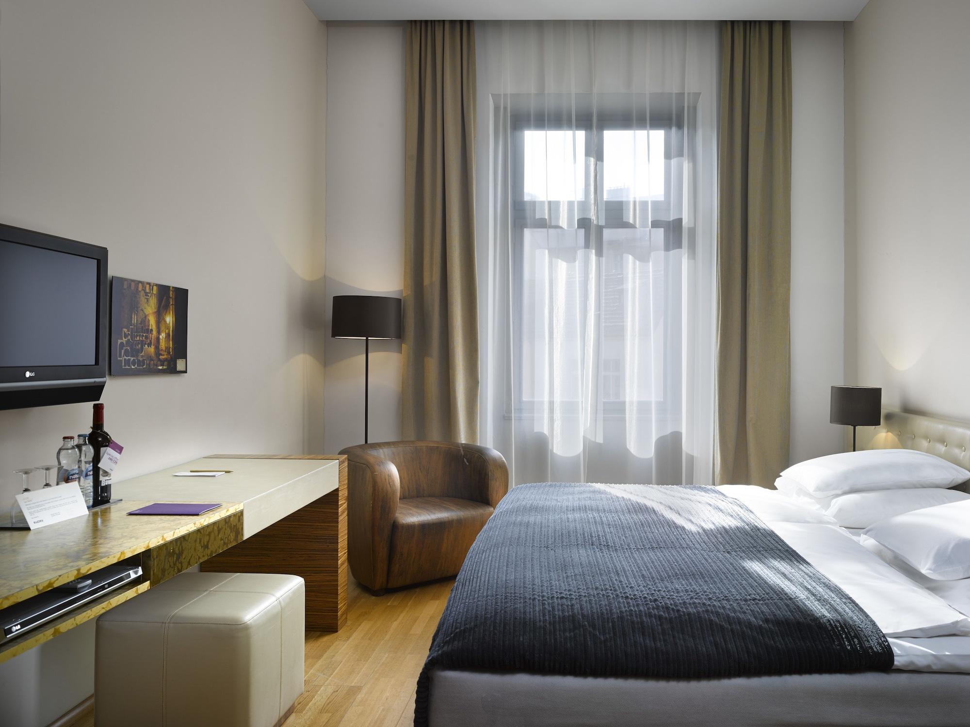 The Icon & Lounge Hotel 4*